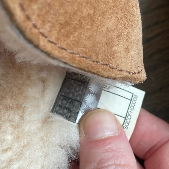 UGG Men's Ascot Slipper chestnut suede and sheep wool lined slip ons - Picture 8 of 12